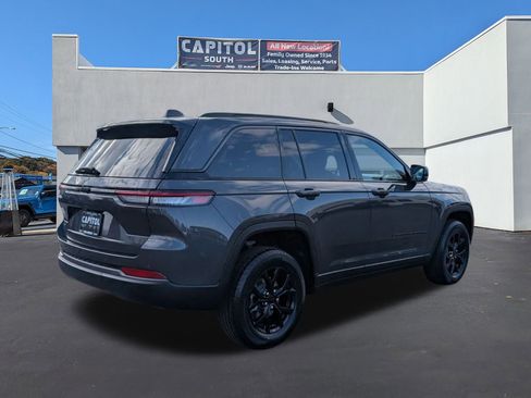 New 2026 Jeep Grand Cherokee Laredo image 3