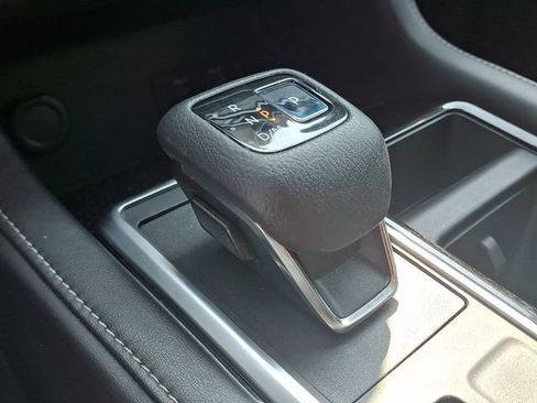 Used 2022 Nissan Pathfinder SV AWD/4WD image 16
