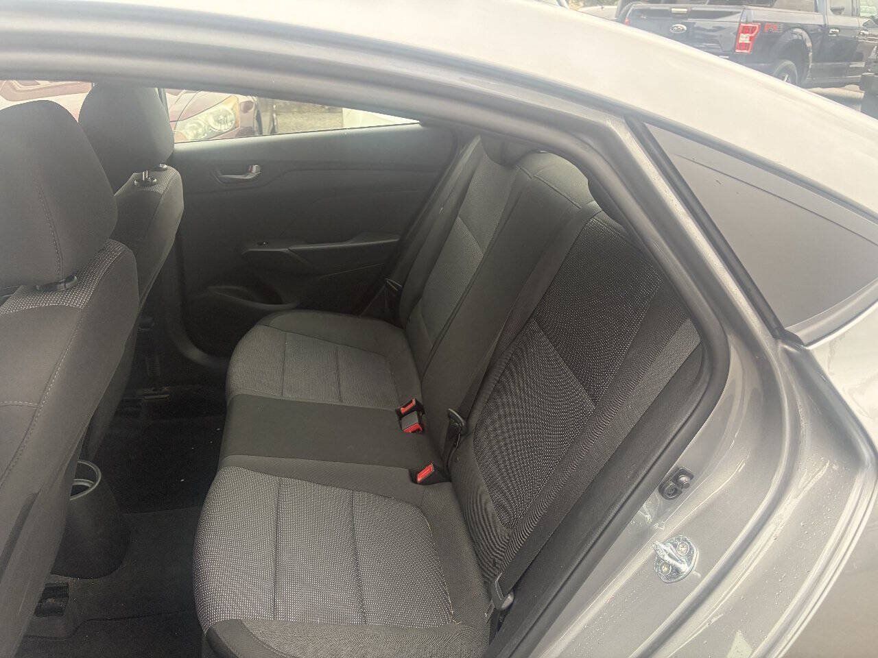 Used 2022 Hyundai Accent SE FWD image 15