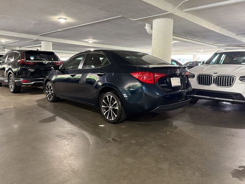 Used 2018 Toyota Corolla SE FWD image 3