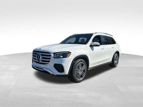 Used 2025 Mercedes-Benz GLS 450 4MATIC image 2