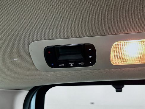 Used 2016 Honda Odyssey SE image 24