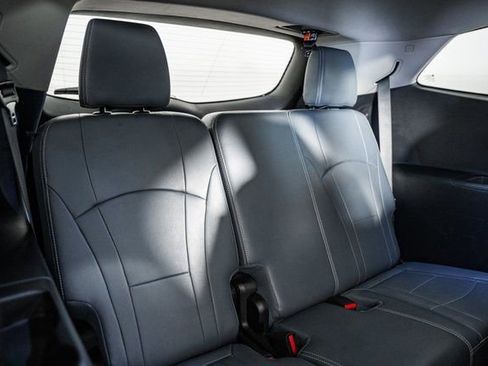 Used 2020 Buick Enclave Essence image 35