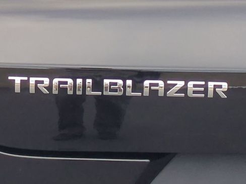 Used 2025 Chevrolet TrailBlazer LT FWD image 10