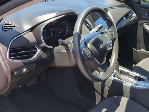 Used 2020 Chevrolet Malibu LT FWD image 10