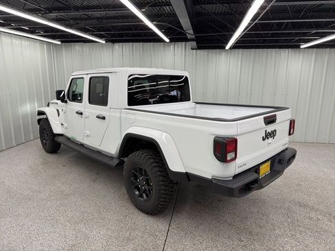New 2026 Jeep Gladiator Sport AWD/4WD image 4