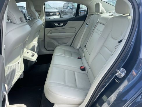 Used 2024 Volvo S60 B5 Core image 8