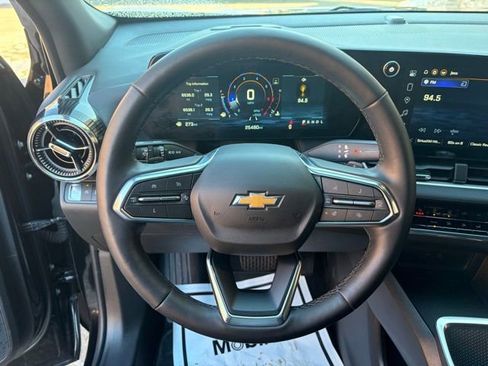 Used 2025 Chevrolet Equinox LT FWD image 21