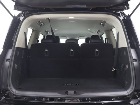 Used 2025 Nissan Armada SV AWD/4WD image 18