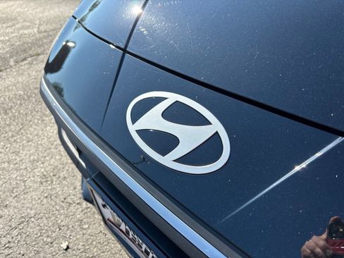Used 2024 Hyundai Elantra SEL FWD image 9