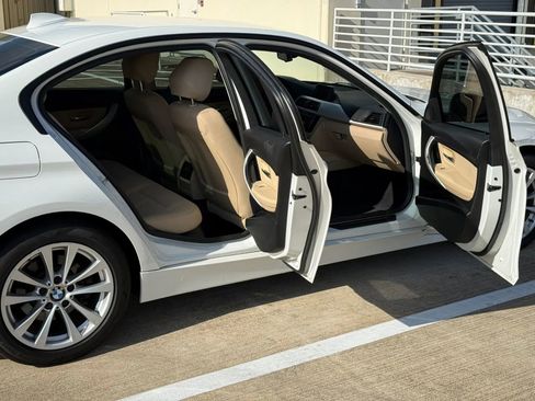 Used 2018 BMW 320i xDrive Sedan image 18