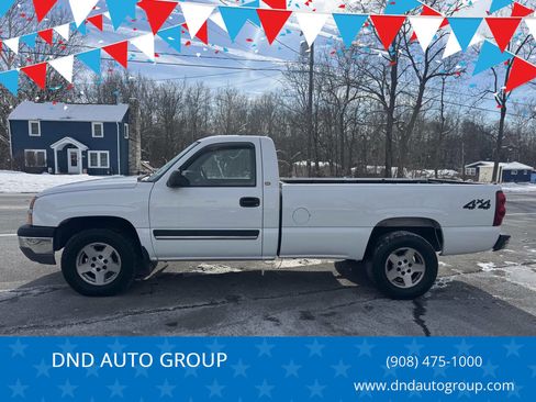 Used 2004 Chevrolet Silverado 1500 4x4 Regular Cab image 1