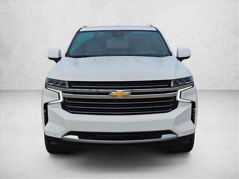 Used 2024 Chevrolet Suburban LT image 2