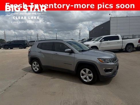 Used 2020 Jeep Compass Latitude w/ Popular Equipment Group FWD image 1