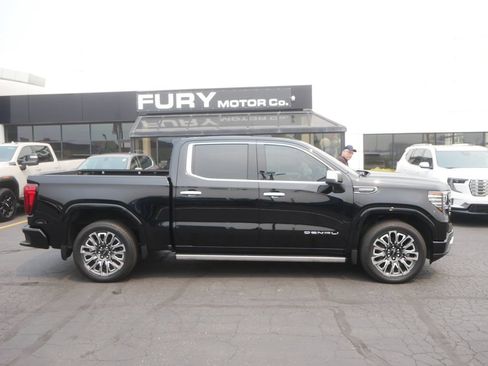 Certified 2025 GMC Sierra 1500 Denali Ultimate AWD/4WD image 1