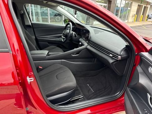 Used 2023 Hyundai Elantra SEL w/ Convenience Package FWD image 22