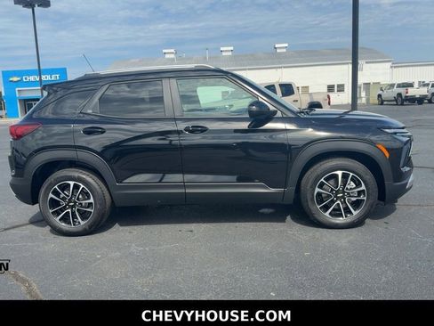New 2026 Chevrolet TrailBlazer LT w/ Convenience Package FWD image 2