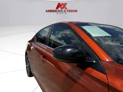 Used 2019 Nissan Altima 2.5 SR w/ SR Premium Package image 7