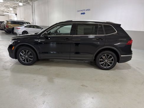 Certified 2023 Volkswagen Tiguan SE FWD image 5