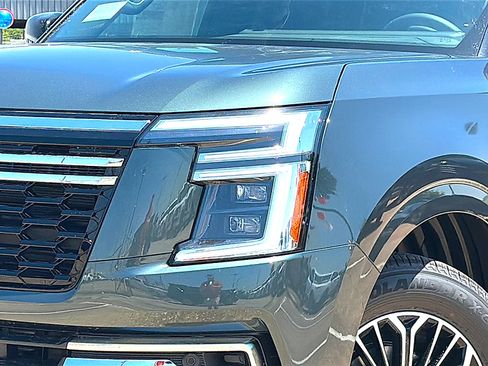 New 2026 Nissan Armada SL w/ Captain's Chari Seat Package AWD/4WD image 4