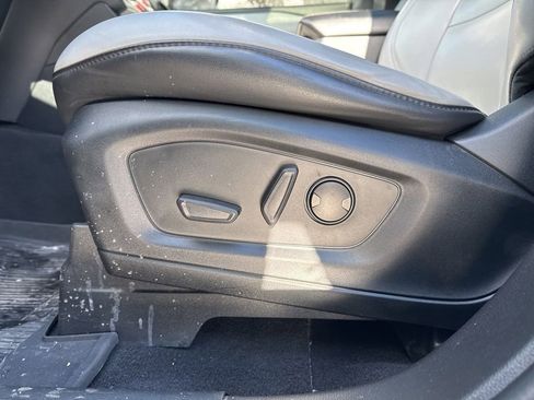 Used 2021 Ford Explorer XLT w/ Equipment Group 202A image 26