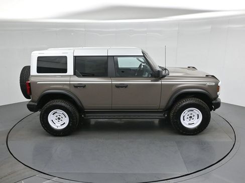 Certified 2026 Ford Bronco Heritage Edition AWD/4WD image 38