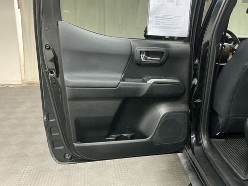 Used 2021 Toyota Tacoma TRD Off-Road w/ Technology Package AWD/4WD image 23