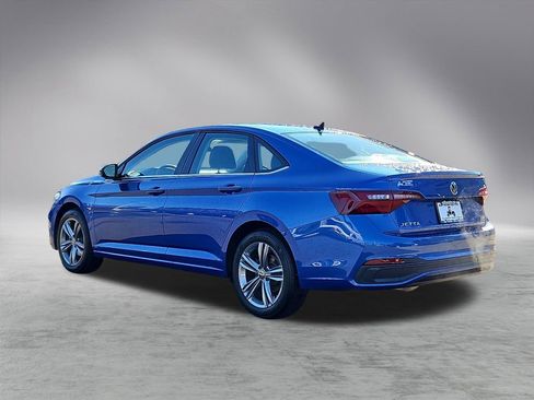 Used 2024 Volkswagen Jetta SE image 5