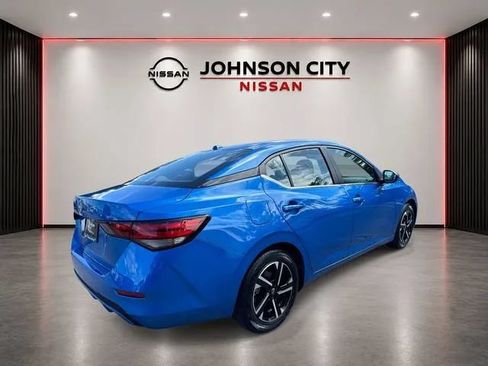 Used 2025 Nissan Sentra SV FWD image 5