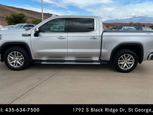 Used 2021 GMC Sierra 1500 SLT w/ SLT Premium Plus Package AWD/4WD image 2