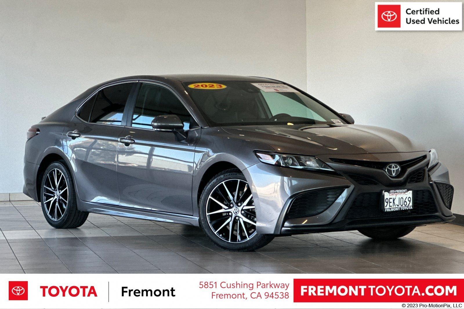 Certified 2023 Toyota Camry SE FWD image 1