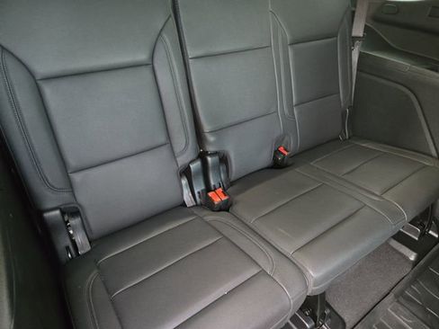 Used 2024 Chevrolet Tahoe Z71 w/ Luxury Package image 36