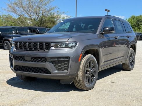 New 2026 Jeep Grand Cherokee L 4WD image 2