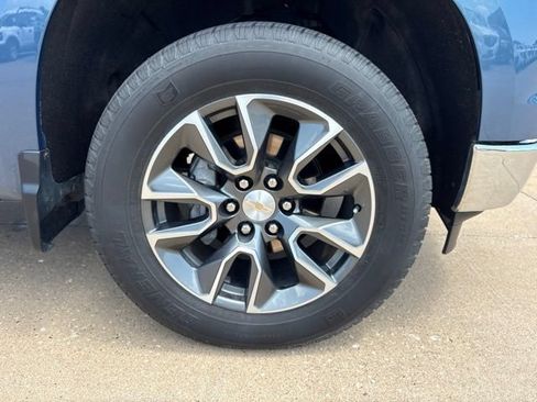 Used 2024 Chevrolet Silverado 1500 LT AWD/4WD image 46