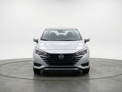 Used 2025 Nissan Versa SV FWD image 2