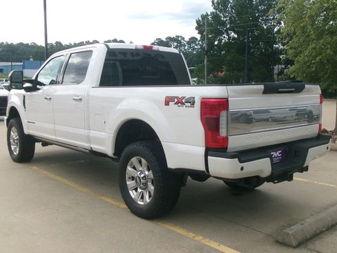 Used 2019 Ford F250 Platinum w/ Platinum Ultimate Package image 4