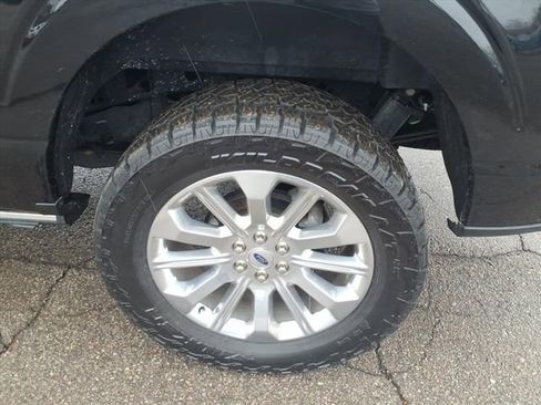 Used 2022 Ford F150 Limited image 10