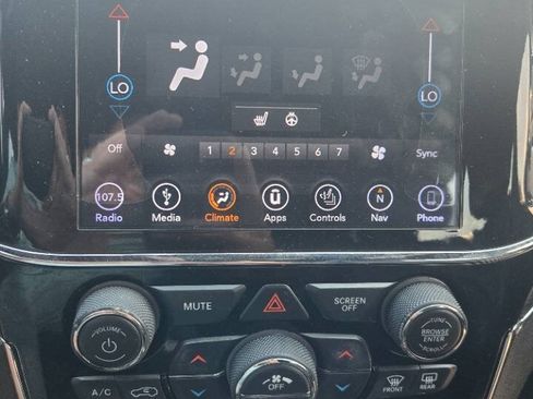 Used 2019 Jeep Grand Cherokee Limited AWD/4WD image 29