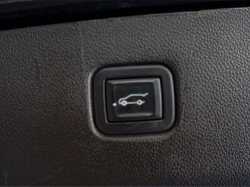 Used 2022 Chevrolet Blazer LT image 30