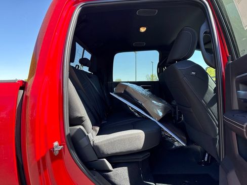 New 2026 RAM 2500 Big Horn AWD/4WD image 12