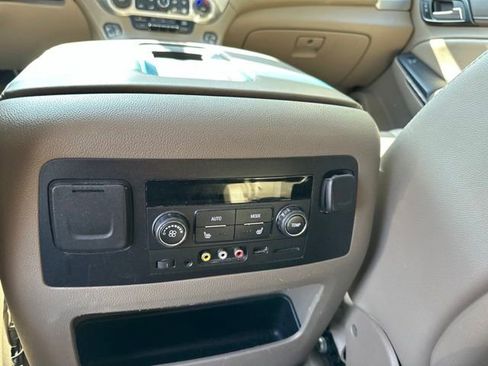 Used 2015 GMC Yukon XL SLT w/ Open Road Package AWD/4WD image 26