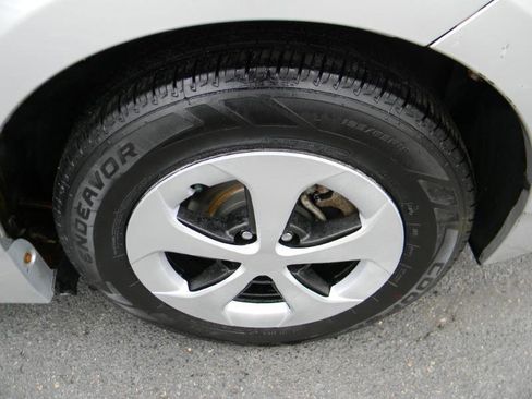 Used 2010 Toyota Prius Five FWD image 25