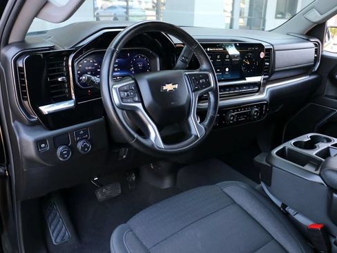 Used 2025 Chevrolet Silverado 1500 LT RWD image 17