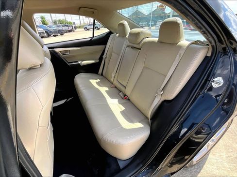 Used 2015 Toyota Corolla LE image 19