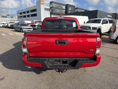Used 2021 Toyota Tacoma TRD Sport AWD/4WD image 4