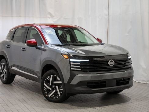 Certified 2025 Nissan Kicks SV image 1