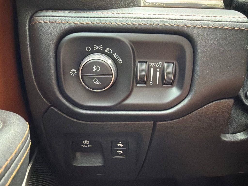 Used 2019 RAM 1500 Limited AWD/4WD image 50