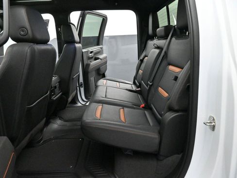 Used 2024 GMC Sierra 2500 AT4 w/ Technology Package AWD/4WD image 29