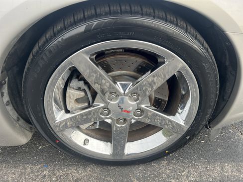 Used 2005 Chevrolet Corvette Convertible w/ Preferred Equipment Group image 10