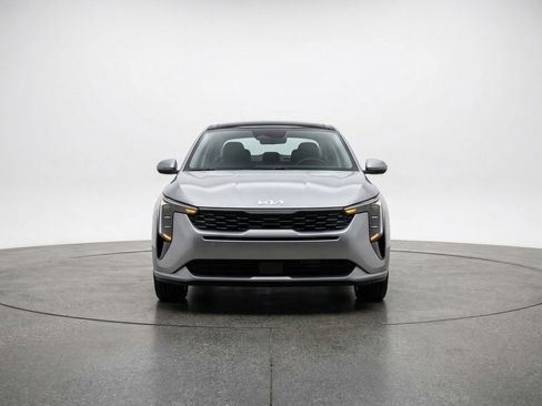 Used 2025 Kia K4 FWD image 2